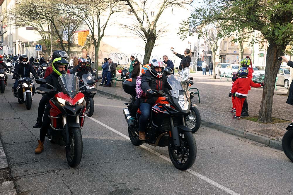 Papá Noel llega en moto