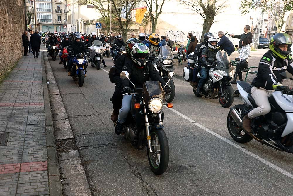 Papá Noel llega en moto