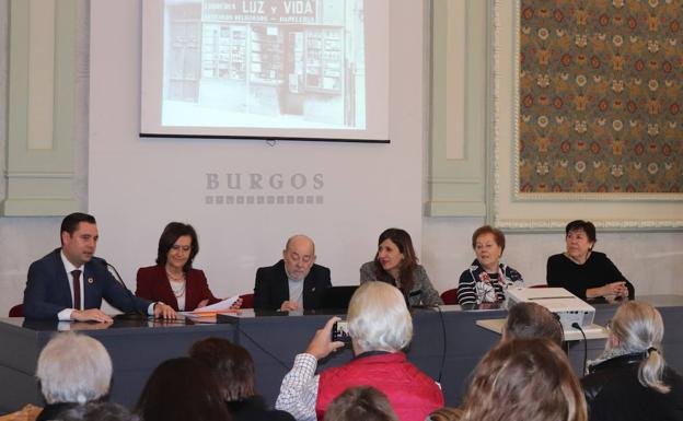 Imagen principal - Más de 18.000 fotografías de Fede Vélez se incorporan al Archivo Municipal de Burgos