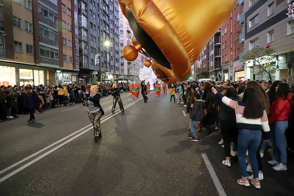 Multitudinaria Cabalgata para ver los primeros pasos de los Reyes en la capital burgalesa.