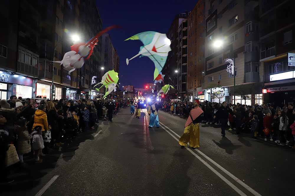 Multitudinaria Cabalgata para ver los primeros pasos de los Reyes en la capital burgalesa.