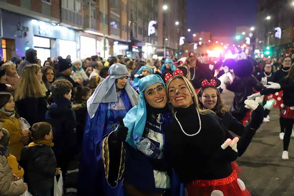 Multitudinaria Cabalgata para ver los primeros pasos de los Reyes en la capital burgalesa.