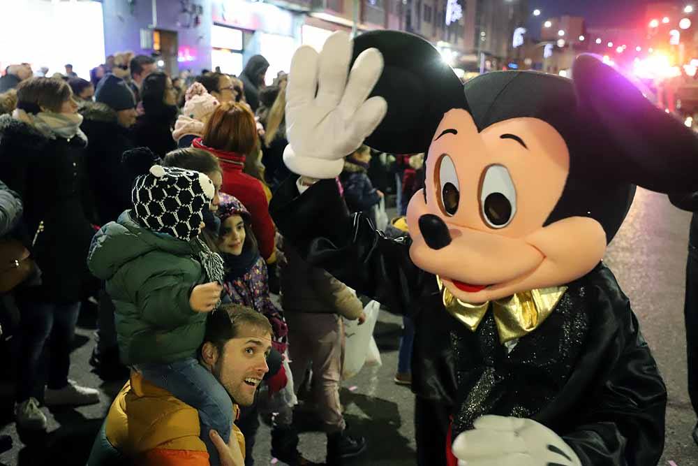 Multitudinaria Cabalgata para ver los primeros pasos de los Reyes en la capital burgalesa.