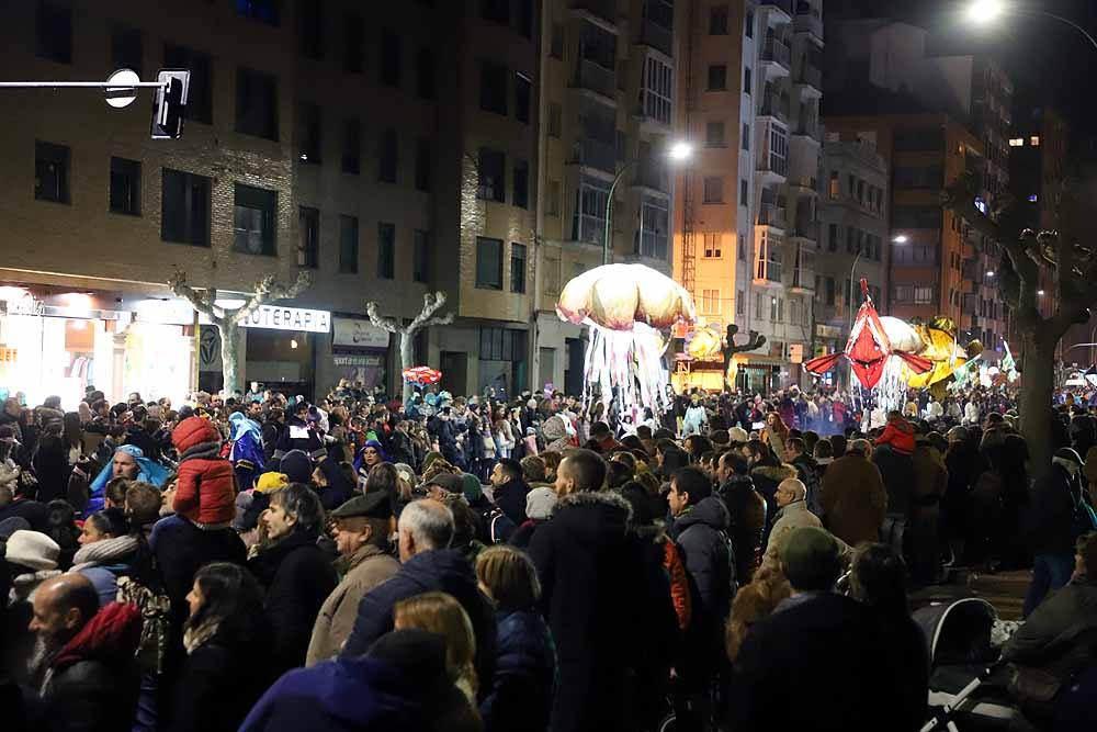 Multitudinaria Cabalgata para ver los primeros pasos de los Reyes en la capital burgalesa.