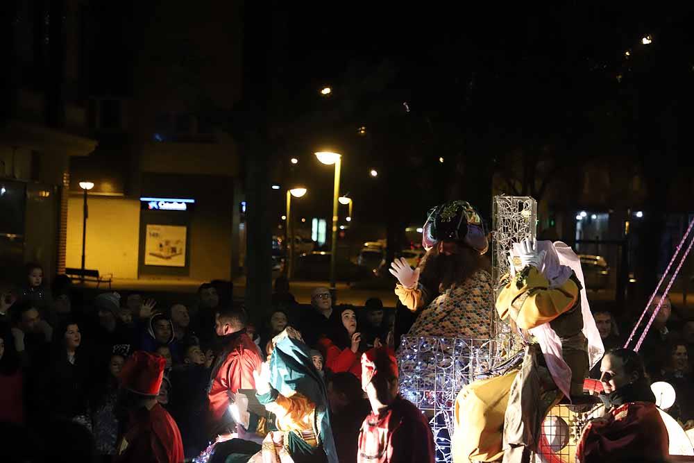 Multitudinaria Cabalgata para ver los primeros pasos de los Reyes en la capital burgalesa.