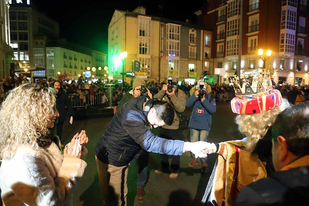 Multitudinaria Cabalgata para ver los primeros pasos de los Reyes en la capital burgalesa.