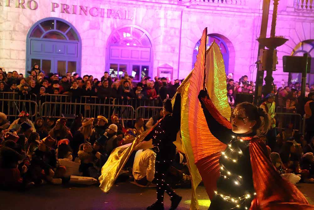 Multitudinaria Cabalgata para ver los primeros pasos de los Reyes en la capital burgalesa.