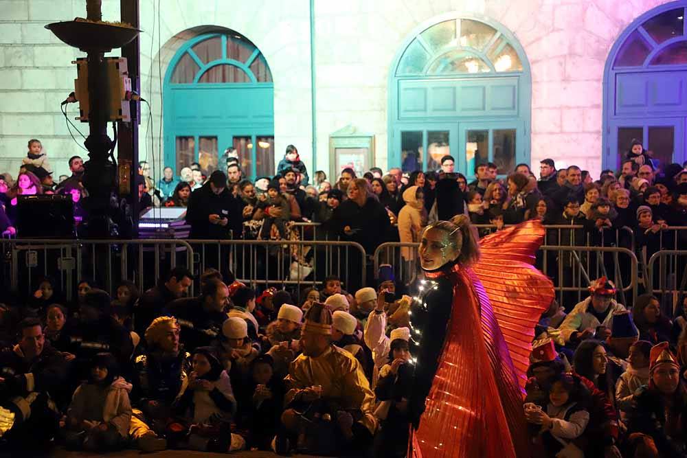 Multitudinaria Cabalgata para ver los primeros pasos de los Reyes en la capital burgalesa.