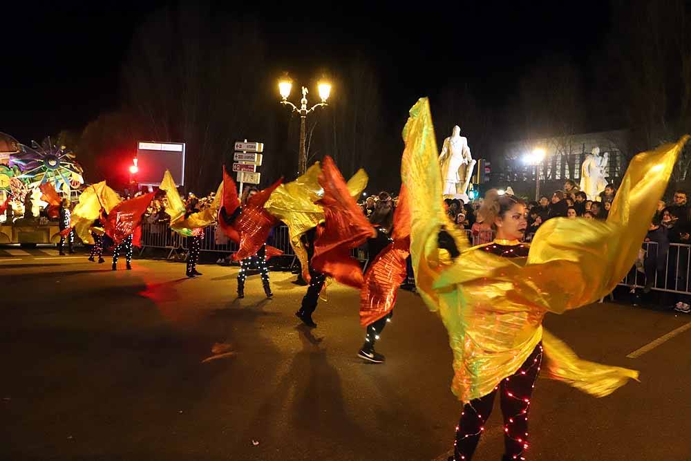 Multitudinaria Cabalgata para ver los primeros pasos de los Reyes en la capital burgalesa.