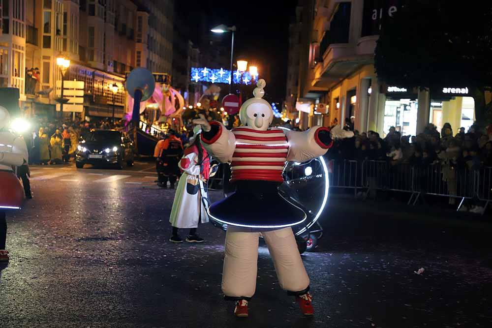 Multitudinaria Cabalgata para ver los primeros pasos de los Reyes en la capital burgalesa.