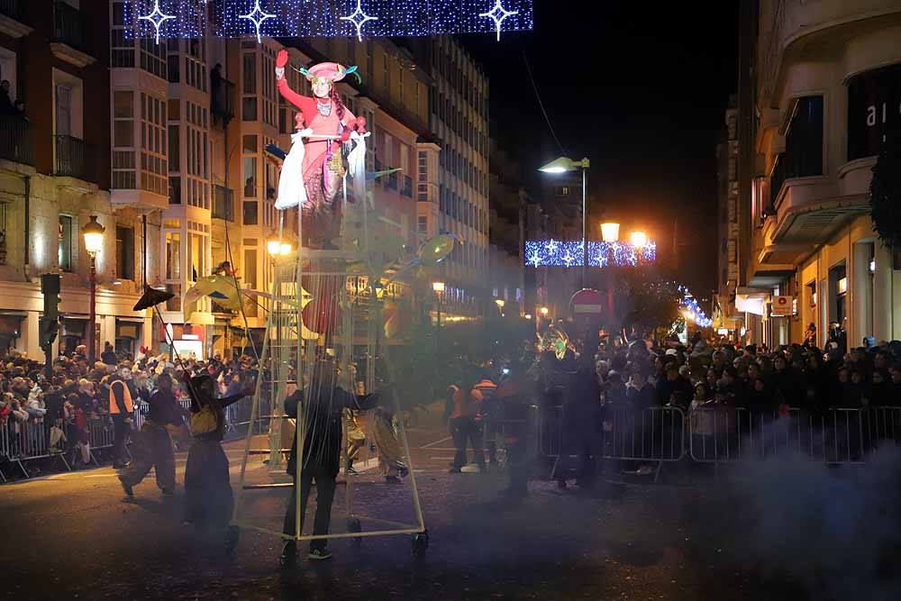 Multitudinaria Cabalgata para ver los primeros pasos de los Reyes en la capital burgalesa.