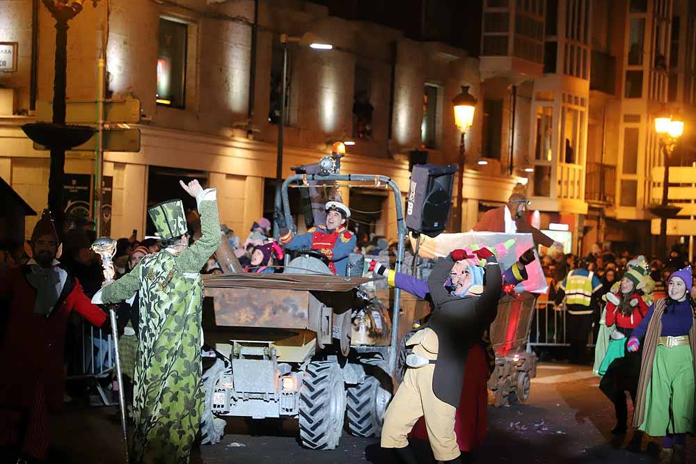 Multitudinaria Cabalgata para ver los primeros pasos de los Reyes en la capital burgalesa.