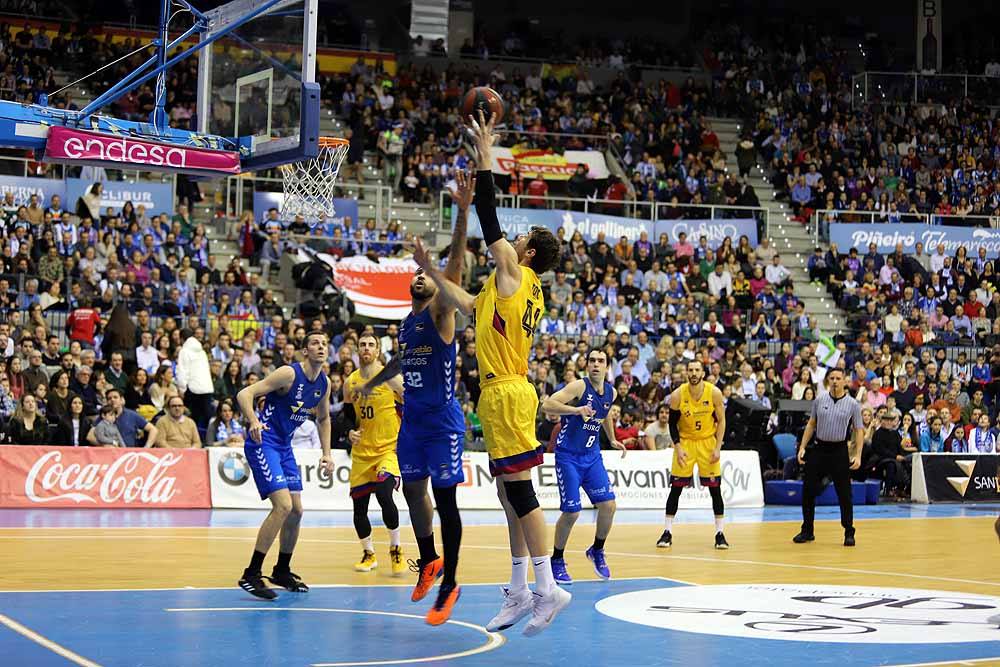 Derrota de los burgaleses ante el Barça en un igualado encuentro.