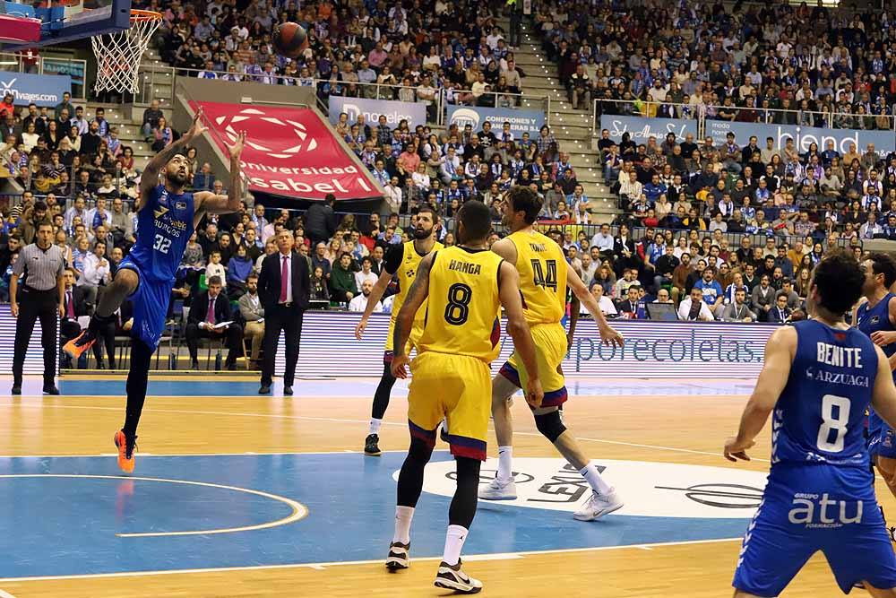 Derrota de los burgaleses ante el Barça en un igualado encuentro.