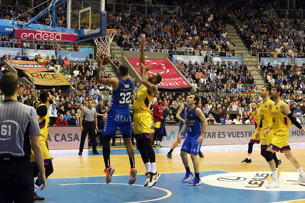 Derrota de los burgaleses ante el Barça en un igualado encuentro.