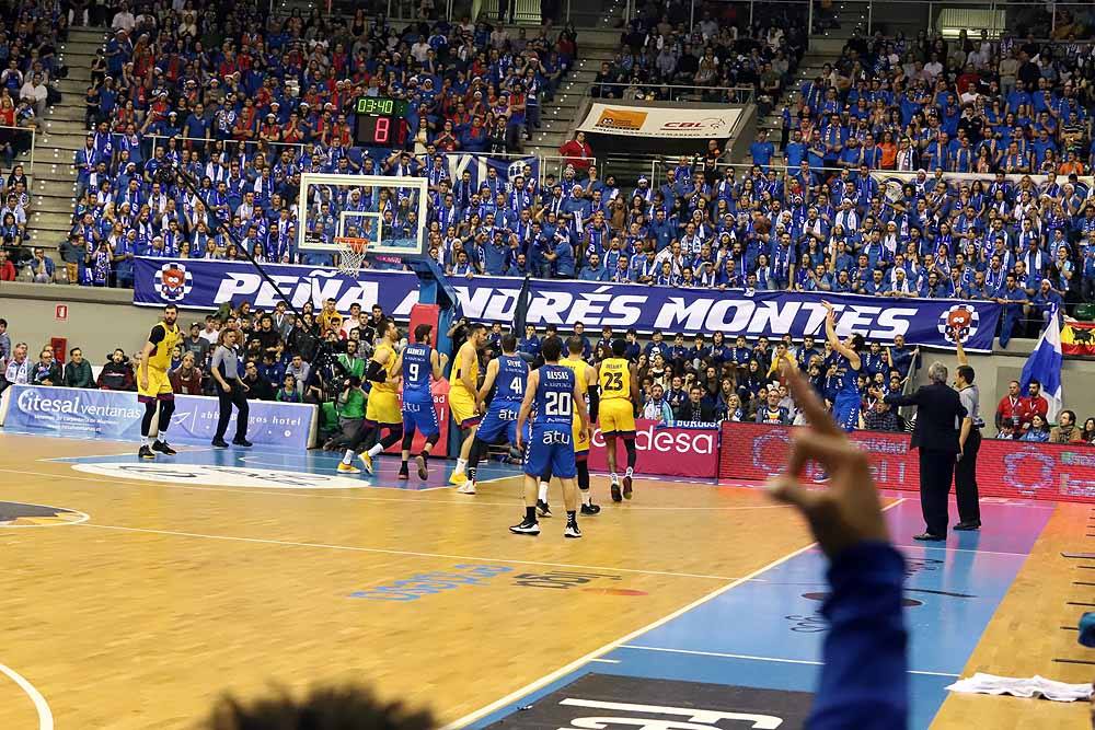 Derrota de los burgaleses ante el Barça en un igualado encuentro.