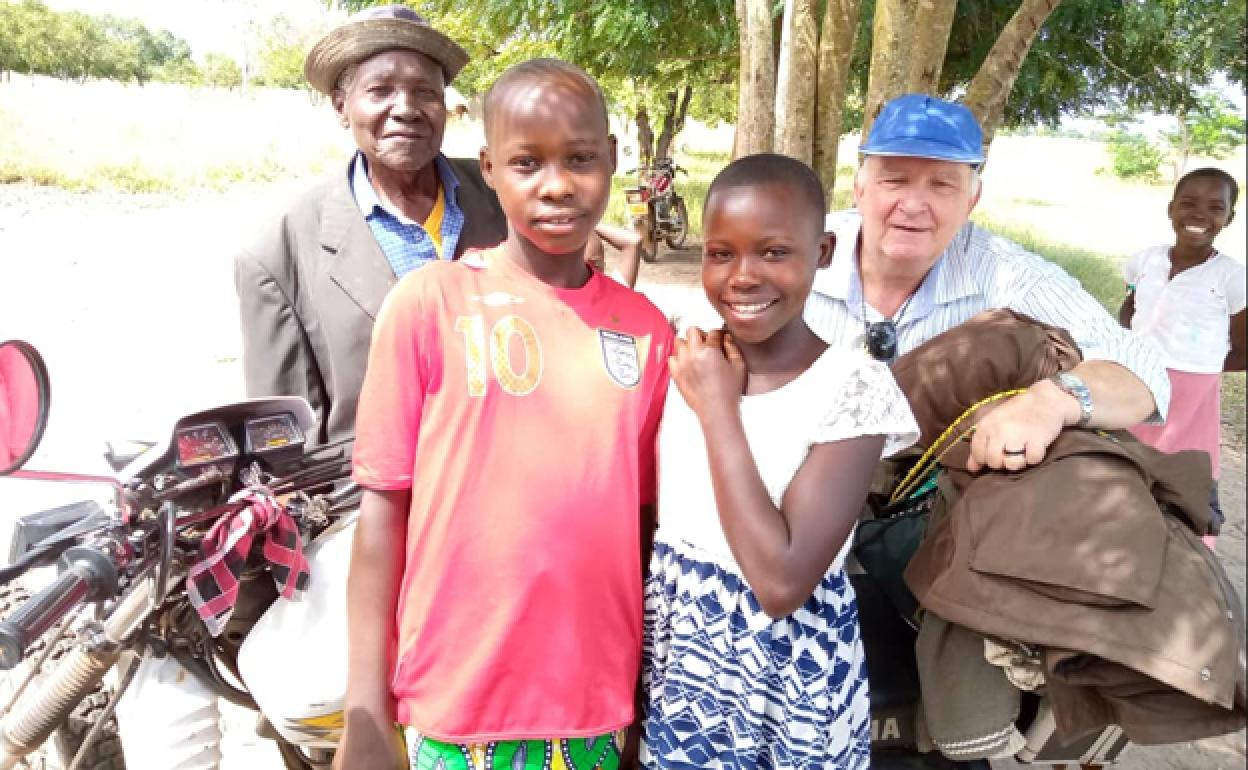 Desde hace años, Carmelo del Río es misionero en Uganda. 