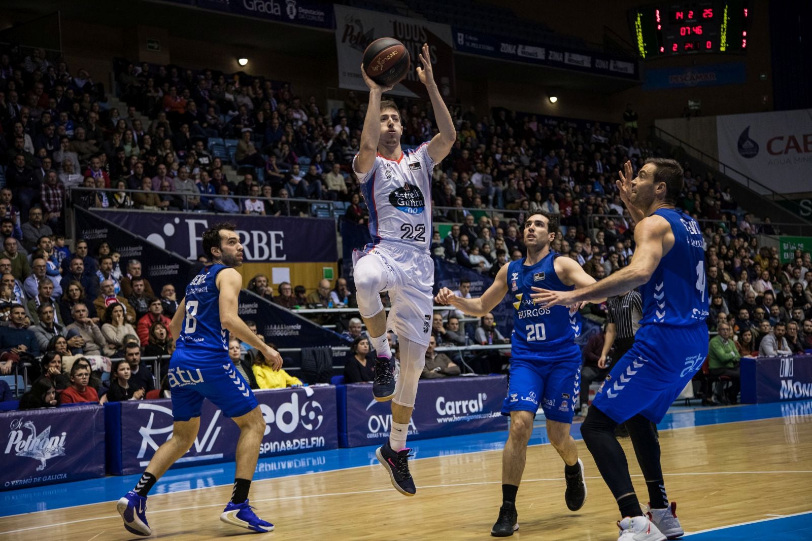 Fotos: El Monbús Obradoiro - San Pablo Burgos, en imágenes