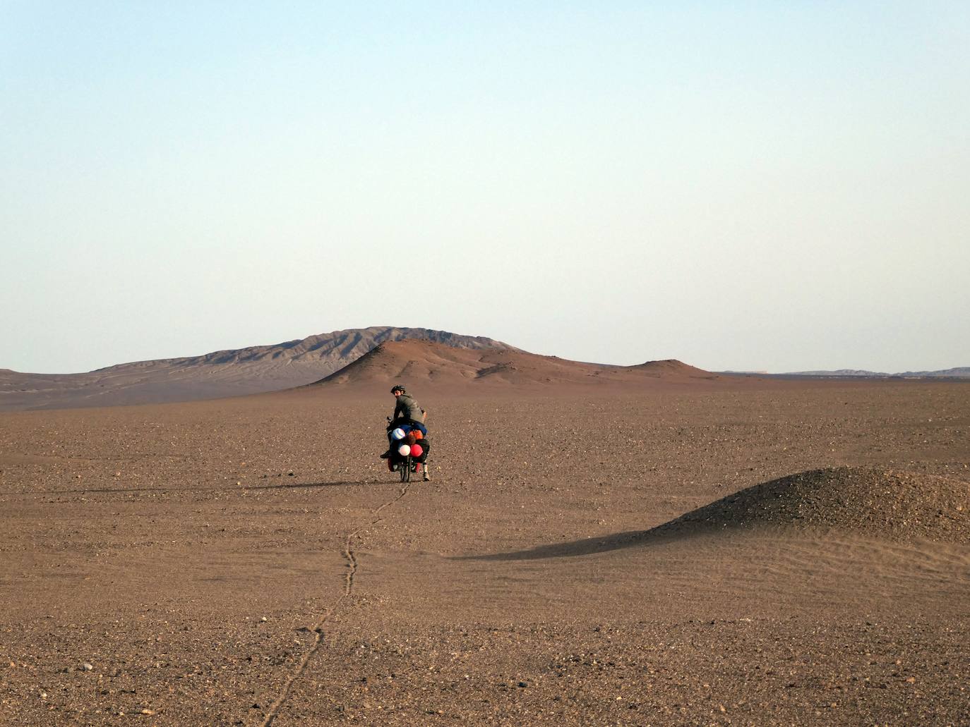 Desierto de Lut, un gran desierto salado localizado en la meseta iraní.