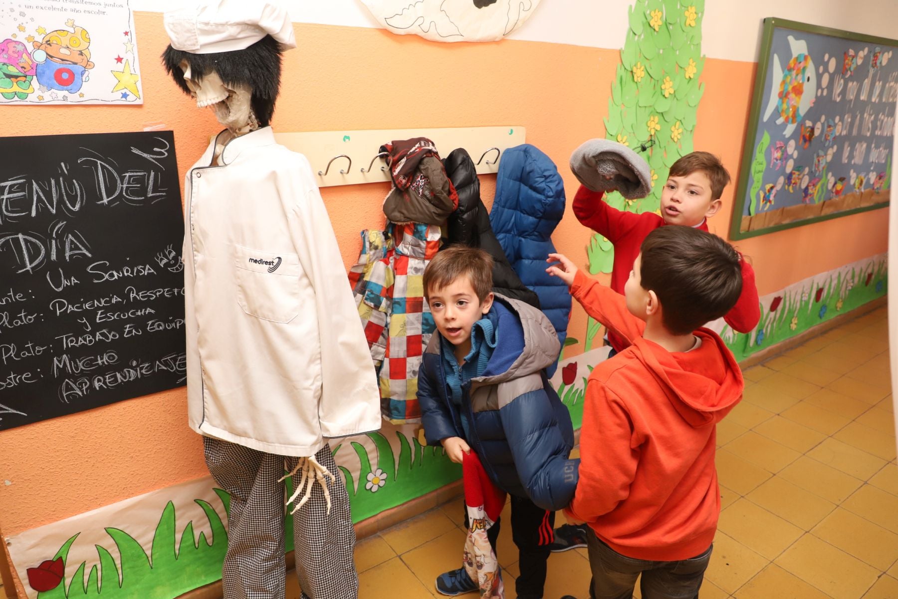 Los siete alumnos comparten aula. 