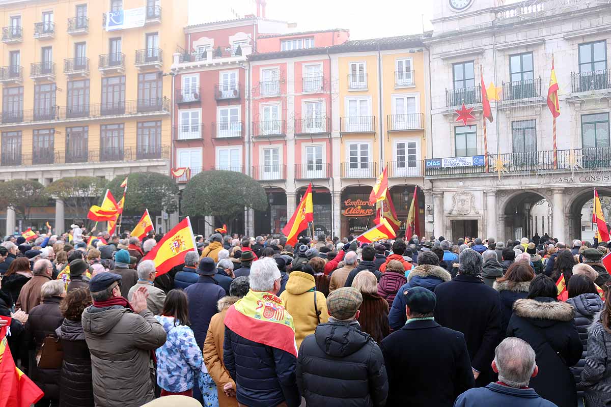 Fotos: Concentración de Vox en Burgos por la unidad de España y contra el Gobierno de Pedro Sánchez