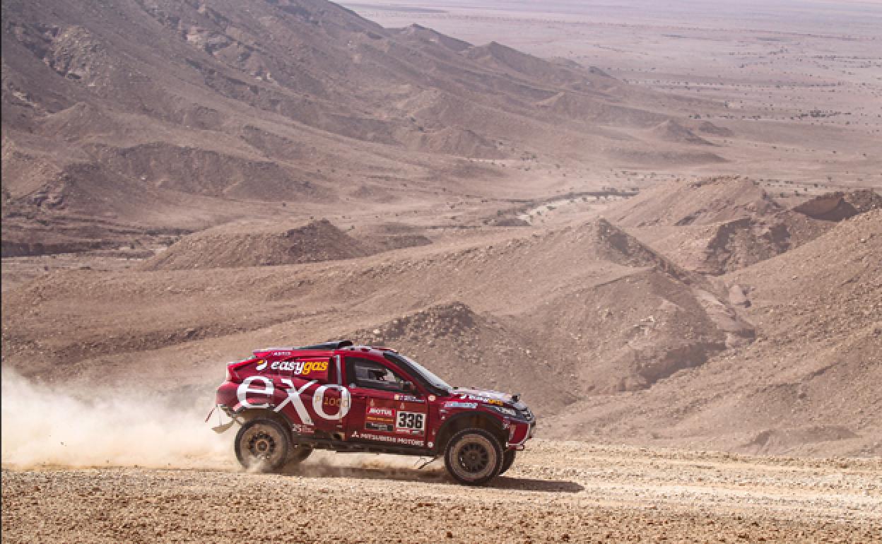 Cristina Gutiérrez y Pablo Huete, en la etapa entre Wadi Al-Dawasir y Haradh. 