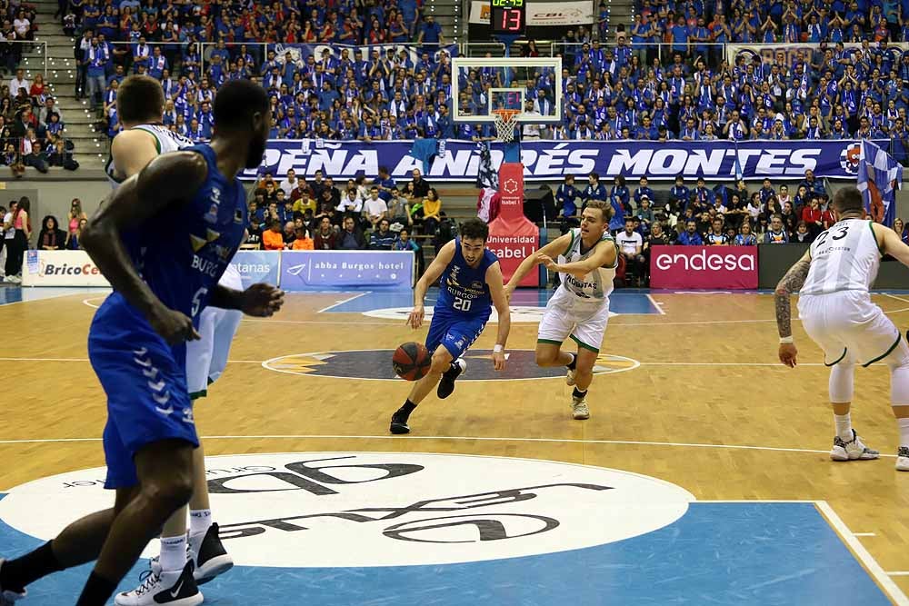 Fotos: Las mejores imágenes del encuentro entre San Pablo Burgos y Joventut Badalona