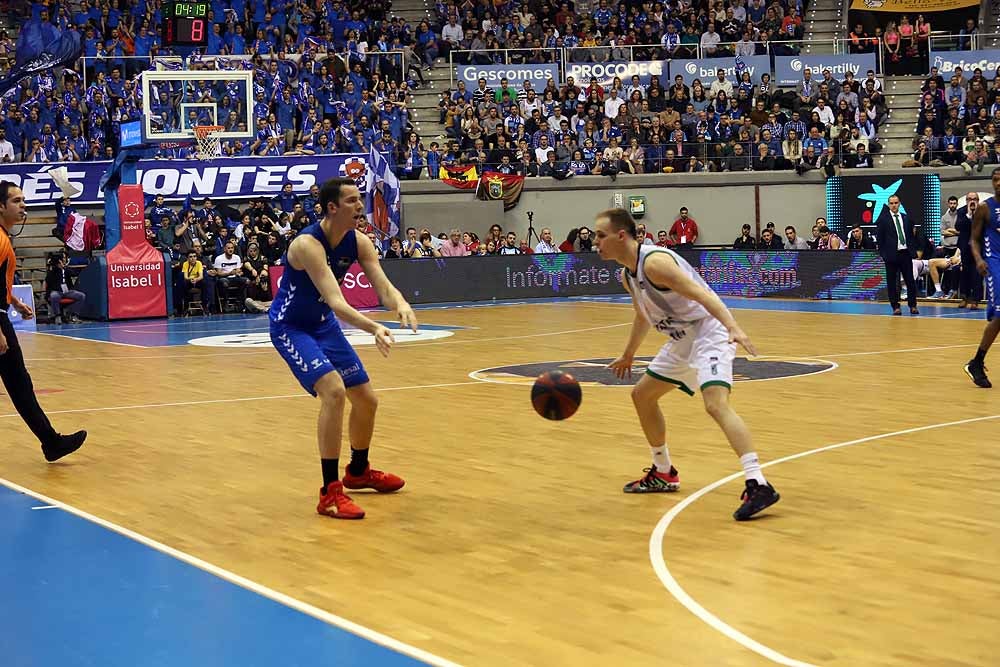 Fotos: Las mejores imágenes del encuentro entre San Pablo Burgos y Joventut Badalona