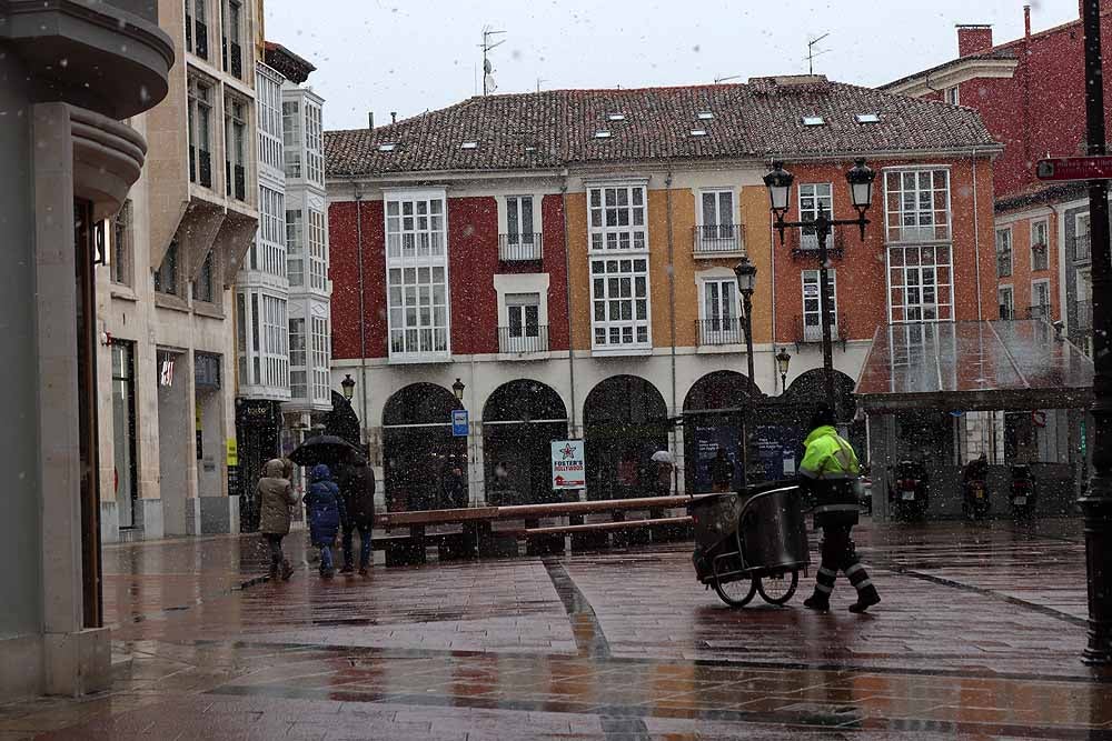 Fotos: La nieve llega a Burgos