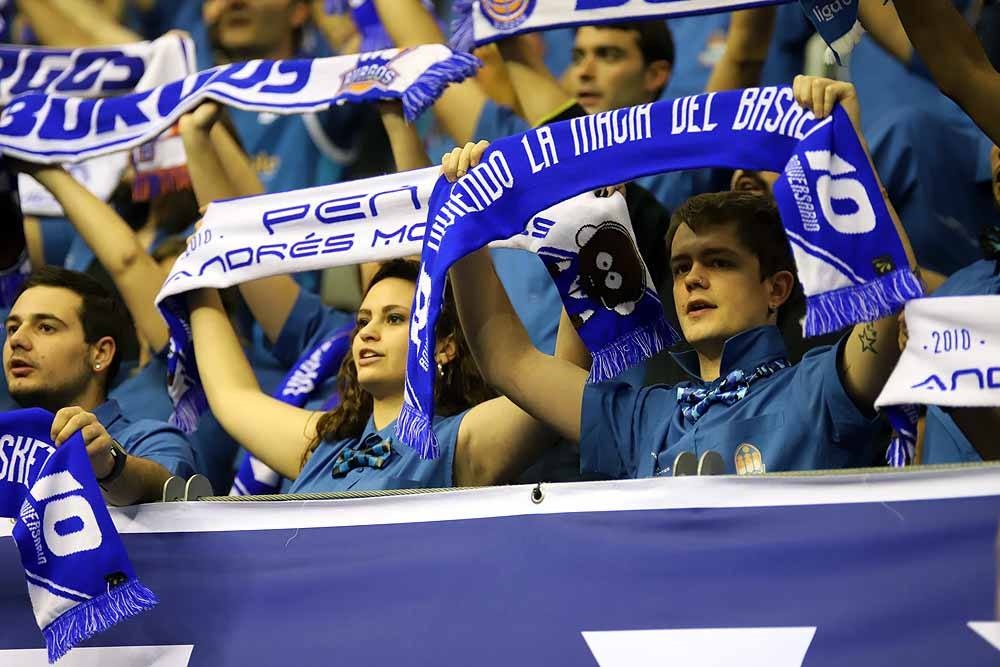 Un completo Coliseum no sirvió para que el San Pablo sumara una nueva victoria.