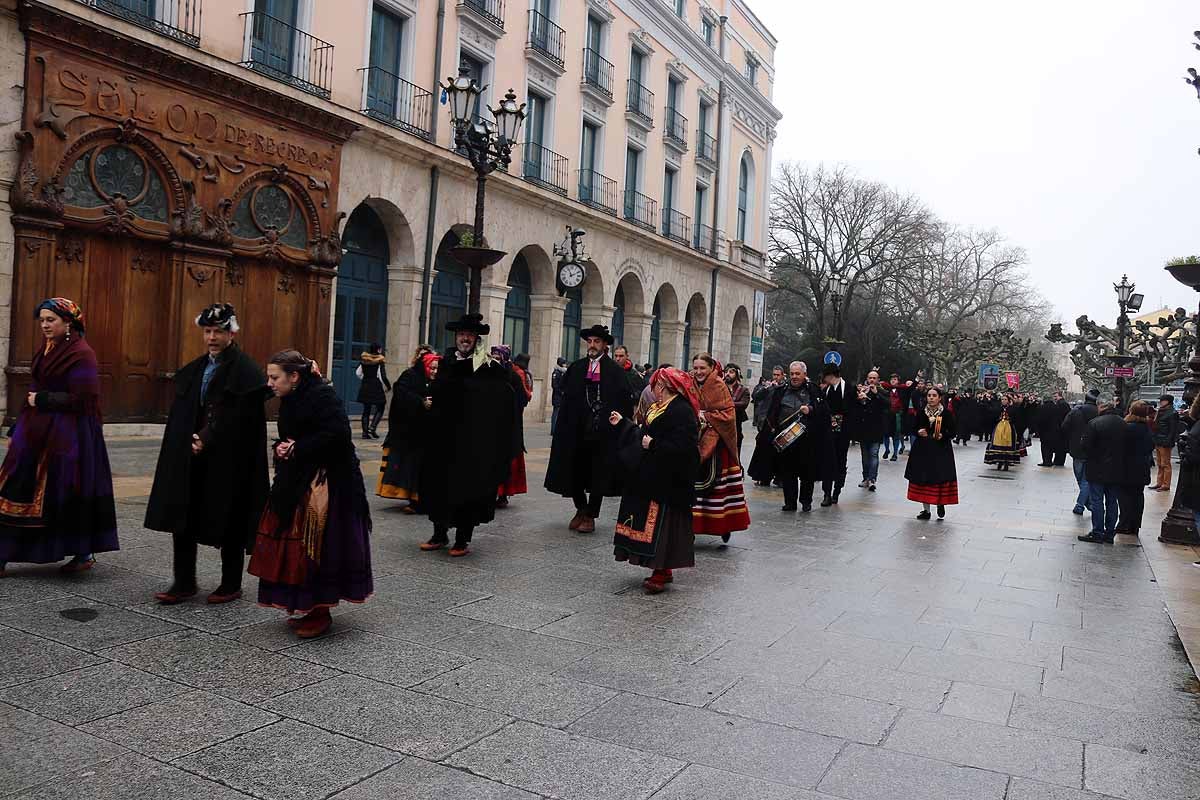 Fotos: La ciudadanía burgalesa desfila para honrar a su patrón San Lesmes Abad