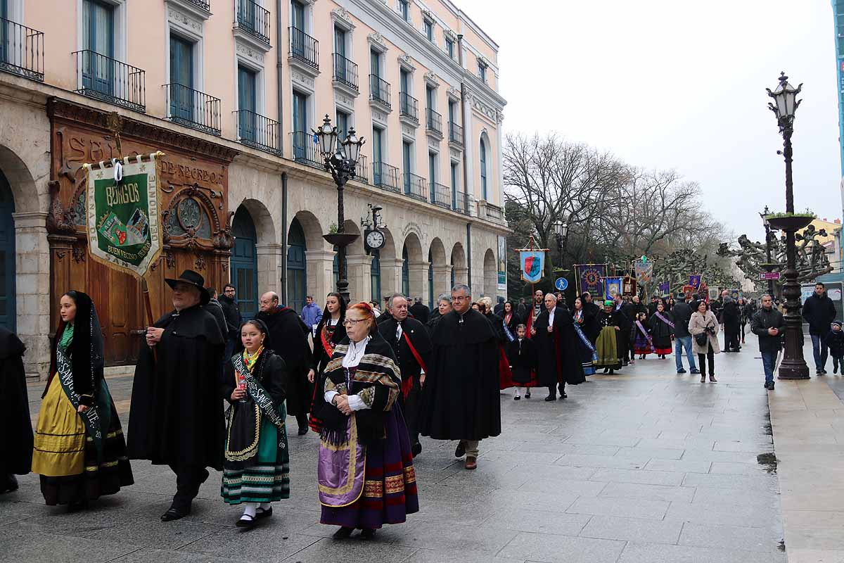 Fotos: La ciudadanía burgalesa desfila para honrar a su patrón San Lesmes Abad