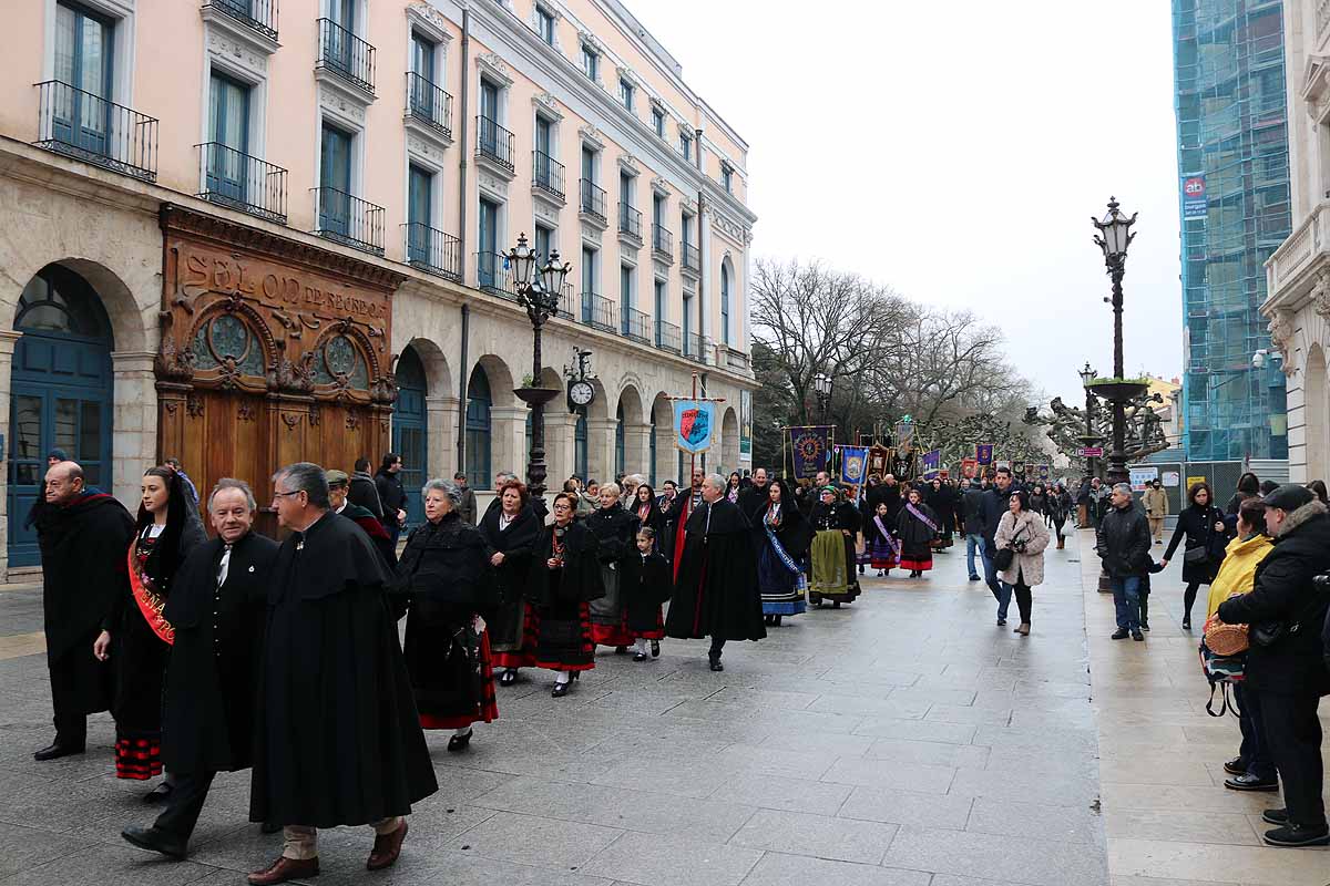 Fotos: La ciudadanía burgalesa desfila para honrar a su patrón San Lesmes Abad