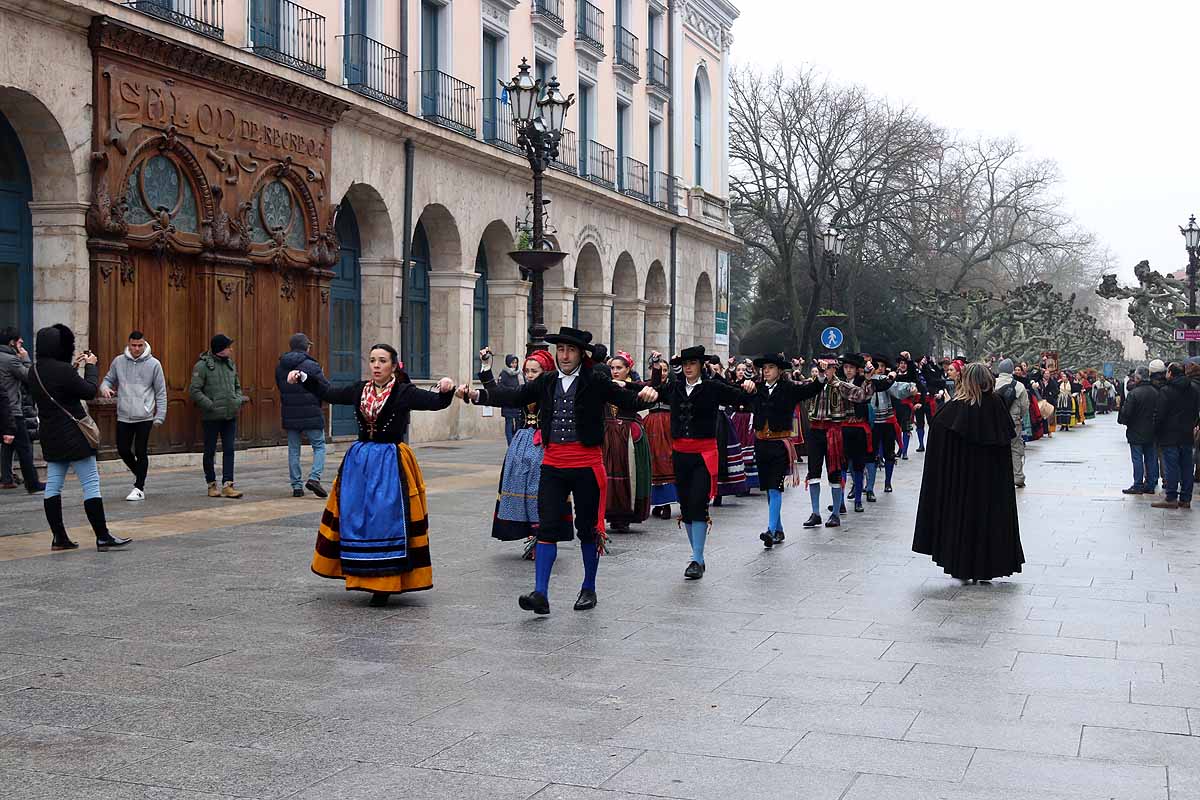 Fotos: La ciudadanía burgalesa desfila para honrar a su patrón San Lesmes Abad