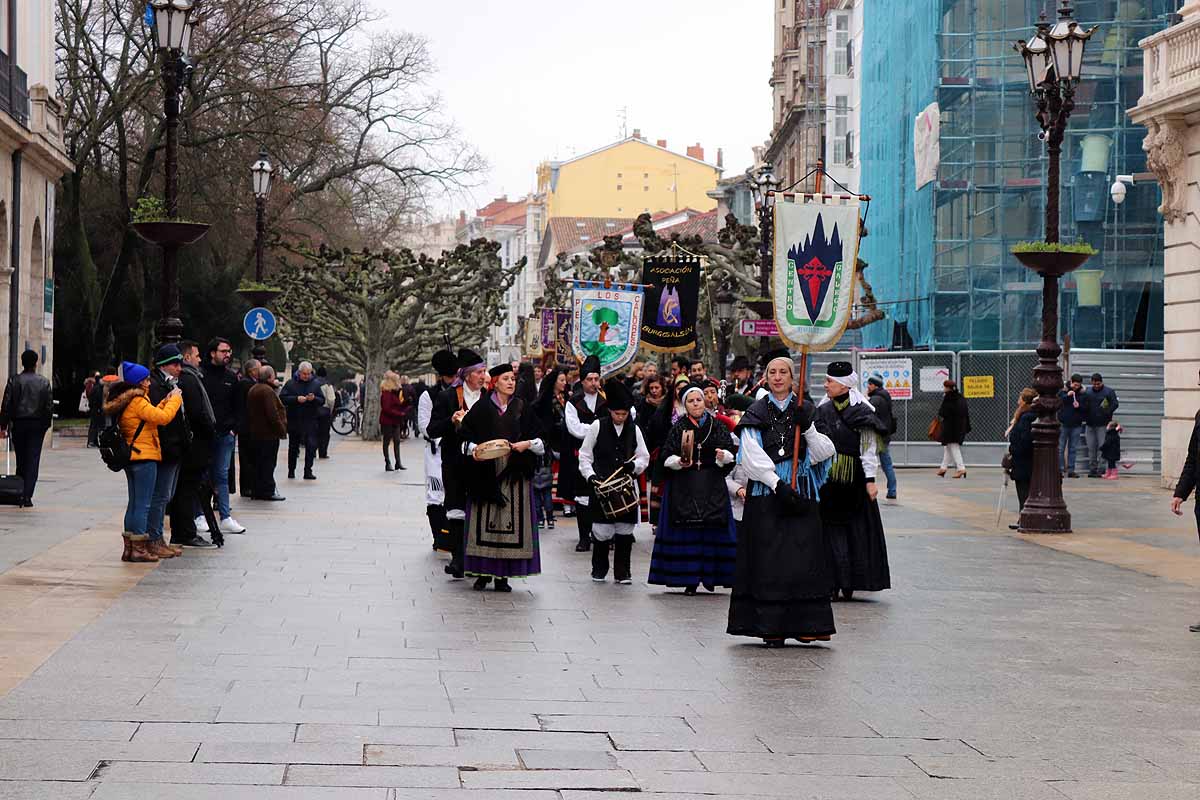 Fotos: La ciudadanía burgalesa desfila para honrar a su patrón San Lesmes Abad