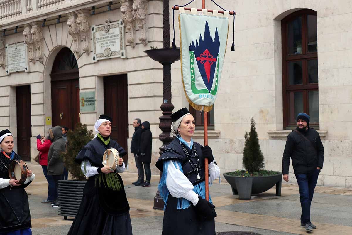 Fotos: La ciudadanía burgalesa desfila para honrar a su patrón San Lesmes Abad