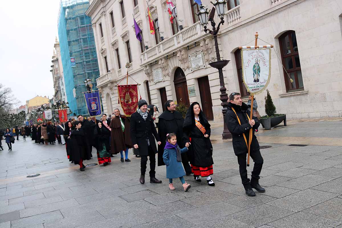 Fotos: La ciudadanía burgalesa desfila para honrar a su patrón San Lesmes Abad