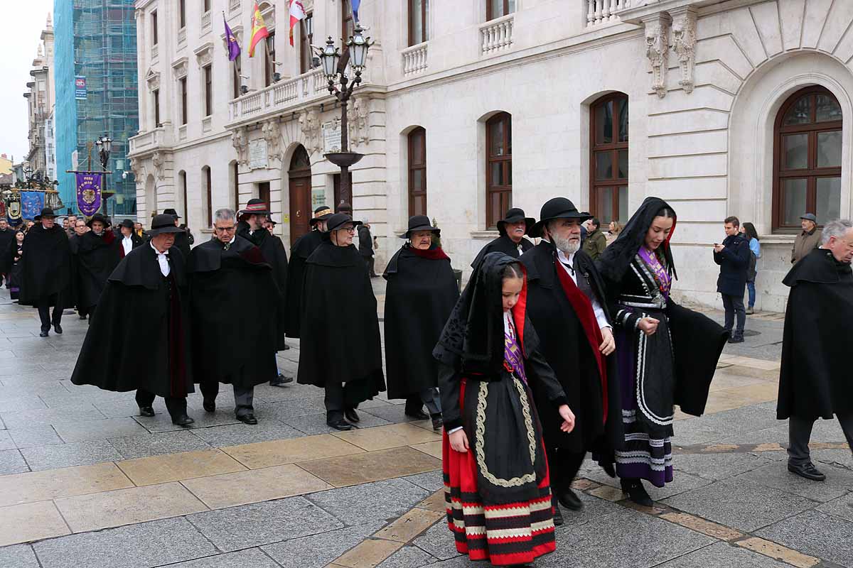 Fotos: La ciudadanía burgalesa desfila para honrar a su patrón San Lesmes Abad