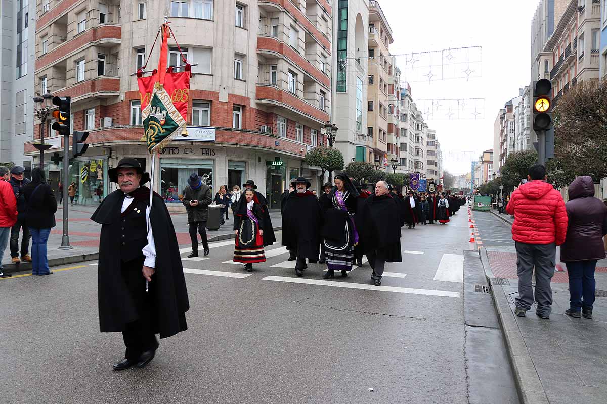 Fotos: La ciudadanía burgalesa desfila para honrar a su patrón San Lesmes Abad