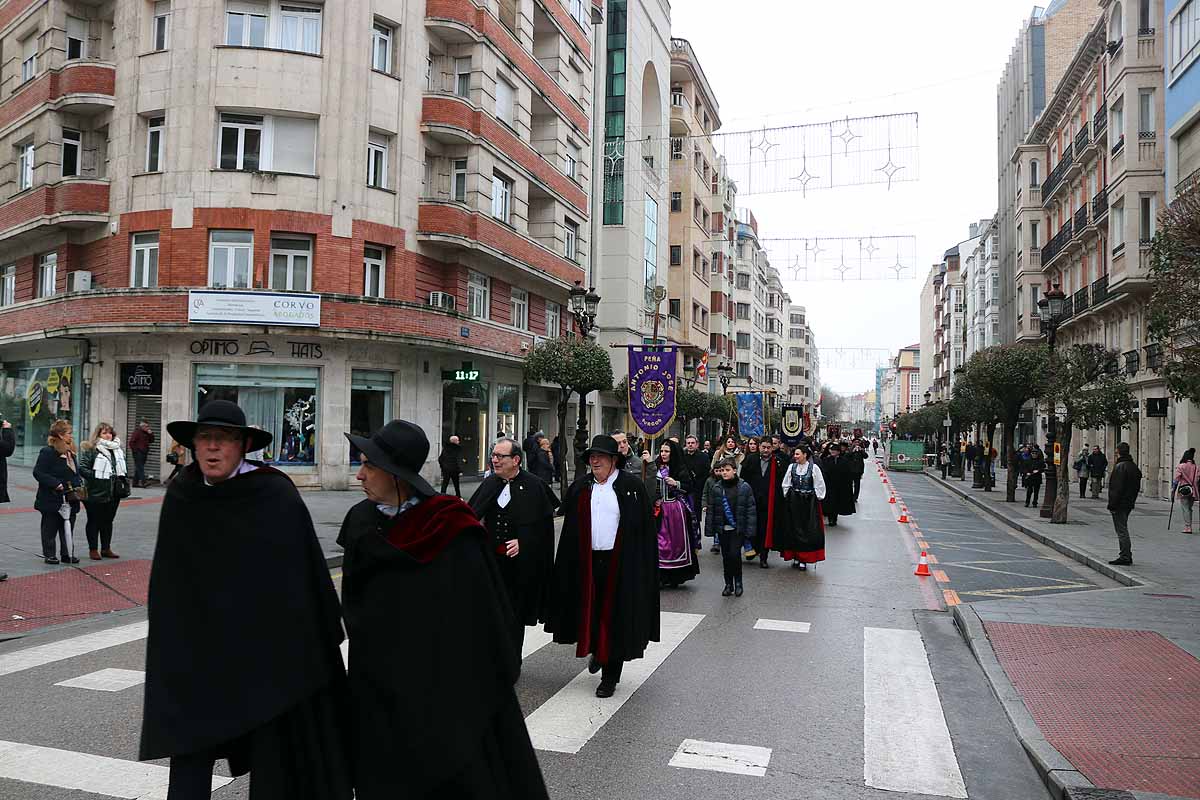 Fotos: La ciudadanía burgalesa desfila para honrar a su patrón San Lesmes Abad