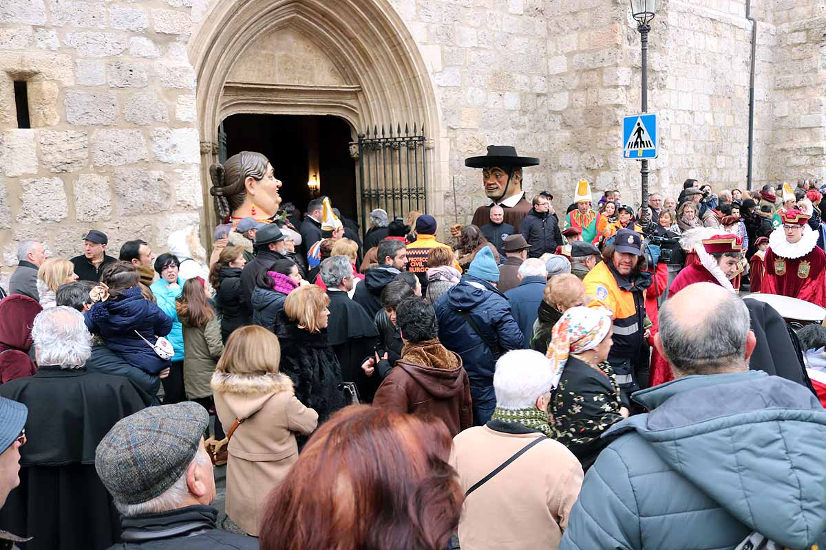 Fotos: La ciudadanía burgalesa desfila para honrar a su patrón San Lesmes Abad