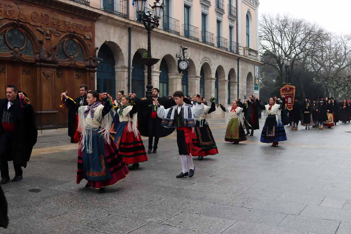 Fotos: La ciudadanía burgalesa desfila para honrar a su patrón San Lesmes Abad