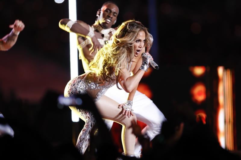 Jennifer Lopez y Shakira arrasan en la Super Bowl más latina de la historia