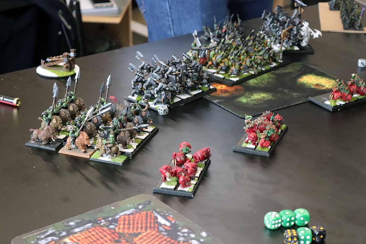 Fotos: Rendidos al Warhammer