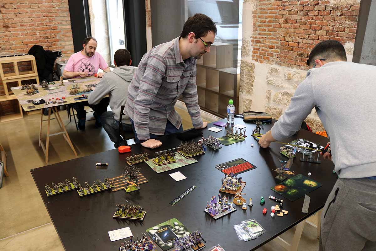 Fotos: Rendidos al Warhammer