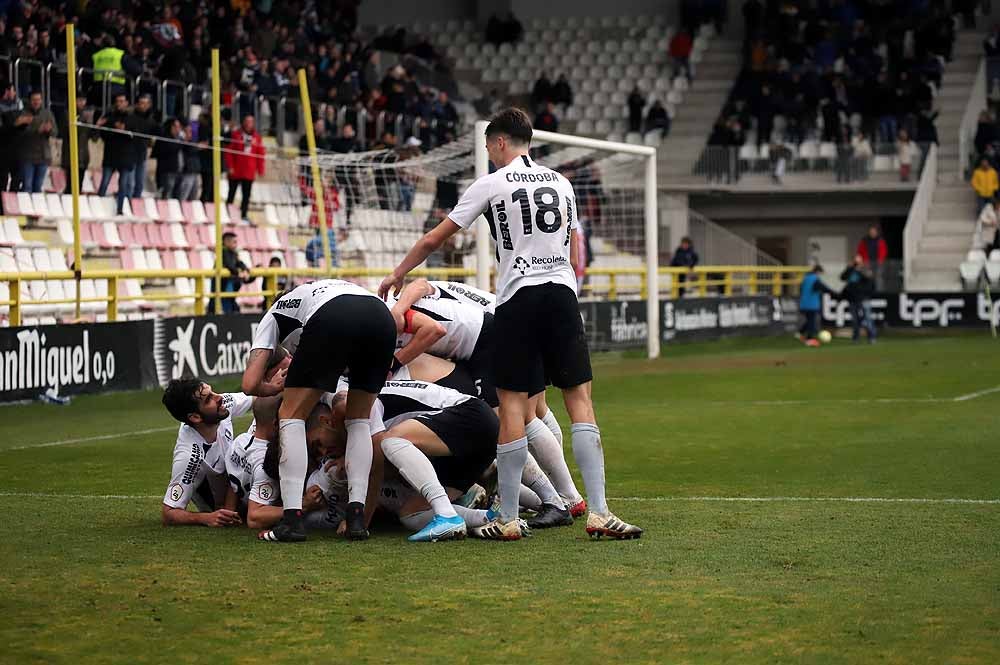 Fotos: Imágenes del encuentro entre el Burgos CF y la Cultural Leonesa