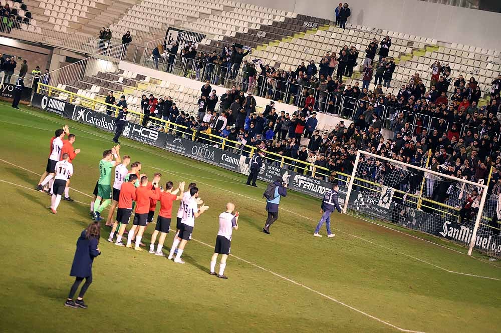 Fotos: Imágenes del encuentro entre el Burgos CF y la Cultural Leonesa