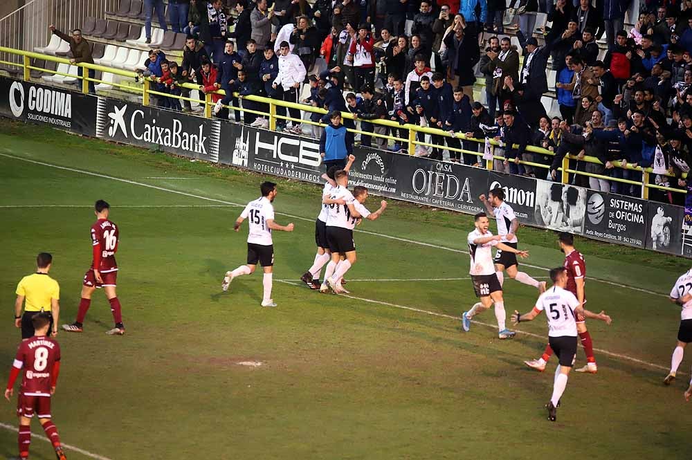 Fotos: Imágenes del encuentro entre el Burgos CF y la Cultural Leonesa