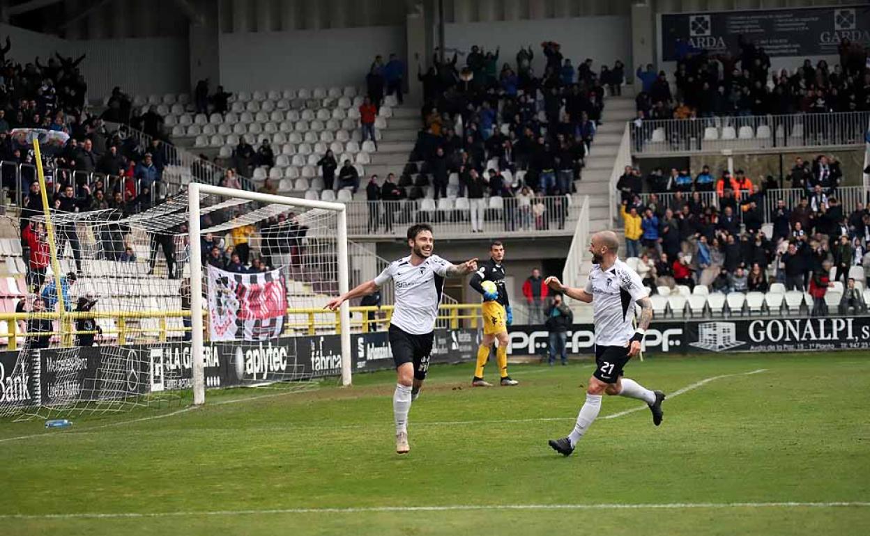 El nuevo Burgos CF se exhibe ante la Cultural