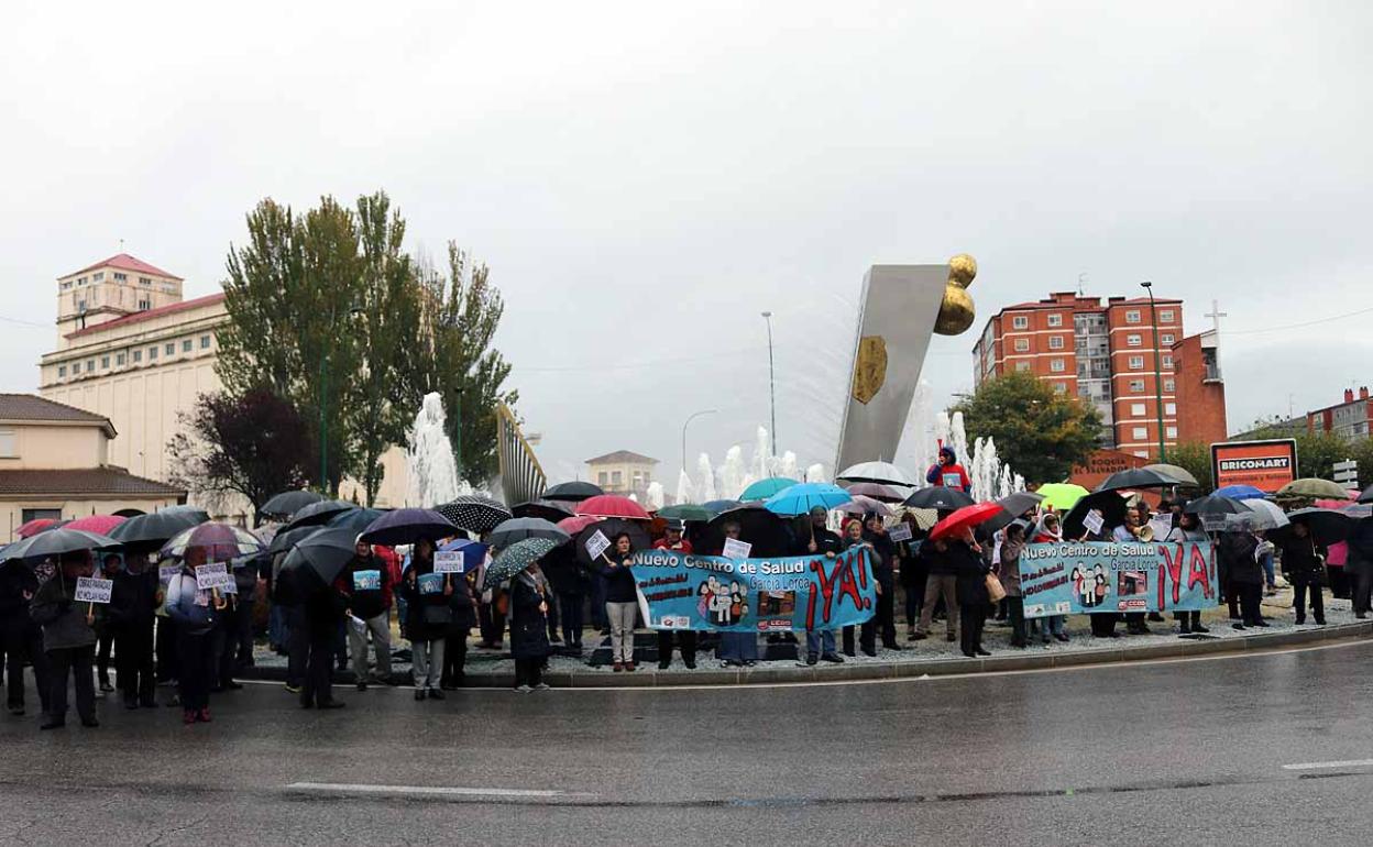 Imagen de las protestas vecinales para exigir el reinicio de las obras del pasado octubre